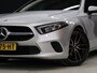 Mercedes-Benz A-klasse 200 Luxury Line [SFEERVERLICHTING, CAMERA, PDC V+A, CRUISE CONTROL, BLUETOOTH TELEFOON, STOELVERWARMING, TREKHAAK, NAVIGATIE]