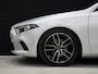 Mercedes-Benz A-klasse 200 Luxury Line [SFEERVERLICHTING, CAMERA, PDC V+A, CRUISE CONTROL, BLUETOOTH TELEFOON, STOELVERWARMING, TREKHAAK, NAVIGATIE]