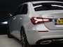 Mercedes-Benz A-klasse 200 Luxury Line [SFEERVERLICHTING, CAMERA, PDC V+A, CRUISE CONTROL, BLUETOOTH TELEFOON, STOELVERWARMING, TREKHAAK, NAVIGATIE]