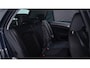 Volkswagen Golf 2.0 TDI Highline Navi 18Inch Durban Comfortpakket Winterpakket Massagestoel Half leder PDC v+a Xenon Trekhaak Clima Stoelverwarming private-glas