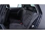 Volkswagen Golf 2.0 TDI Highline Navi 18Inch Durban Comfortpakket Winterpakket Massagestoel Half leder PDC v+a Xenon Trekhaak Clima Stoelverwarming private-glas