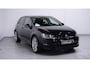 Volkswagen Golf 2.0 TDI Highline Navi 18Inch Durban Comfortpakket Winterpakket Massagestoel Half leder PDC v+a Xenon Trekhaak Clima Stoelverwarming private-glas