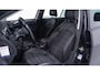 Volkswagen Golf 2.0 TDI Highline Navi 18Inch Durban Comfortpakket Winterpakket Massagestoel Half leder PDC v+a Xenon Trekhaak Clima Stoelverwarming private-glas