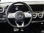 Mercedes-Benz A-klasse 180 Business Solution AMG Panoramadak / Nightpakket / Sfeerverlichting / Parkeercamera / Stoelverwarming /
