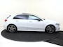Mercedes-Benz A-klasse 180 Business Solution AMG Panoramadak / Nightpakket / Sfeerverlichting / Parkeercamera / Stoelverwarming /