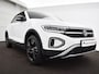 Volkswagen T-Roc Cabrio Style 1.0 115 pk Cabriolet 6 versn. Hand · Black style pakket · Comfort pakket · Multimedia pakket · Prijs is incl Inruilbonus . MEGA SALE
