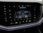 Volkswagen Touareg 3.0 TSi 462 pk tiptronic eHybrid 4MOTION R | Panoramadak | Servosluiting portieren | Leder 'Vienna' | Head-Up Display | Geheugenstoelen | Rondomzicht camera