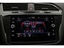 Volkswagen Tiguan R-Line Business 1.5 TSI 150pk DSG Automaat Trekhaak, Adaptive cruise control, Achteruitrijcamera, Elektrische achterklep, LED matrix koplampen