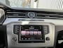Volkswagen Passat Variant 1.4 TSI ACT Connect Series | Navigatie | Stoelverwarming