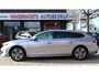 Peugeot 508 SW 1.6-16v. 180 Pk * Automaat * Super Mooi * Wit Lederen Interieur * Navigatie * Vierseizoenenbanden Michelin * Focal Geluid * L.M. Velgen * Stoelverwarming * Dodehoekbewaking * Vingerhoets; Vierde Generatie Eersteklas Service. Al meer dan 100 jaar een begrip in de Brabantse Kempen.......