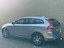 Volvo XC60 2.0 T5 FWD Summum | Leder | Trekhaak | Camera | Navigatie | Cruise control | Bi-Xenon | Elektrische achterklep | Stoelverwarming | Elektrisch verstelbare stoel met memory | Volledig onderhouden