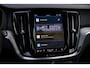Volvo V60 2.0 T6 Plug-in hybrid AWD Plus Bright | Adaptieve Cruise Control | Trekhaak | Harman & Kardon | Stoel + stuurverwarming |