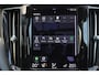 Volvo XC60 Recharge T6 AWD Inscription - Head-up display - 360º camera - 22' LMV - Harman Kardon - IntelliSafe Assist & Surround - Elektr. verstelbare voorstoelen met geheugen - Parkeerverwarming - Leder - Verwarmbaar stuurwiel - Stoelverwarming voor & achter - Full LED verlichting met bochtenverlichting - Draadloos telefoon opladen - Getint glas v.a. de B-stijl - Parkeersensoren voor & achter - Air Quality System