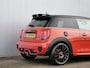 MINI John Cooper Works Mini 2.0 Chili 232 Pk Automaat DAB / Navigatie / 18 inch / Camera / Winterpakket