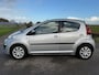 Peugeot 107 1.0 Active / Leuke 5-deurs van 2de eigenaar / Airco / Radio-CD / 2 sleutels / Led / NAP / APK 07-05-2026 / Kan zo mee!