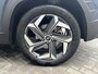 Hyundai Tucson 1.6 T-GDI PHEV Premium 4WD / Vaste Trekhaak 13-polig (Trekgewicht 1.350kg) / Stuur- en Stoelverwarming / Stoelverkoeling / Adaptieve Cruise Control / 360° Camera / Climate Control / Navigatie full map / Apple Carplay & Android Auto / Elektrisch Verstelbare Voorstoelen met geheugenset Bestuurdersstoel / Keyless Entry & Start / Elektrische Achterklep