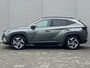 Hyundai Tucson 1.6 T-GDI PHEV Premium 4WD / Trekhaak (Trekgewicht 1.350kg) / Stuur- en Stoelverwarming / Stoelverkoeling / Adaptieve Cruise Control / 360° Camera / Climate Control / Navigatie full map / Apple Carplay & Android Auto / Elektrisch Verstelbare Voorstoelen met geheugenset Bestuurdersstoel / Keyless Entry & Start / Elektrische Achterklep