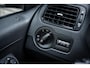 Volkswagen Polo 1.2 TSI Highline | Cruise control | Stoelverwarming | Parkeer hulp | Airco | Navigatie |