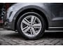 Volkswagen Polo 1.2 TSI Highline | Cruise control | Stoelverwarming | Parkeer hulp | Airco | Navigatie |