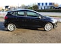 Ford Fiesta 1.0-100pk EcoBoost Titanium 5deurs Mooie en zuinige Ford Fiesta in de luxe Titanium uitvoering. Climate control , Cruise control , Navigatie , Bluetooth