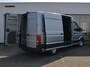 Volkswagen Crafter Bedrijfswagens 35 Trendline 2.0 TDI 140pk L3H3 · Tussenschot · Trekhaak · Alarm · P-Sensoren · Cruise Control · Camera · Apple/Android Car Play · Garantie t/m 22-12-2028 of 120.000km