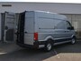 Volkswagen Crafter Bedrijfswagens 35 Trendline 2.0 TDI 140pk L3H3 · Tussenschot · Trekhaak · Alarm · P-Sensoren · Cruise Control · Camera · Apple/Android Car Play · Garantie t/m 22-12-2028 of 120.000km