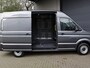 Volkswagen Crafter Bedrijfswagens 35 2.0 TDI 140pk Highline L3H3 · Camera · Trekhaak · Apple/Android Car Play · Tussenschot · Alarm · Verwarmbare Voorruit · Garantie t/m 22-12-2028 of 120.000km