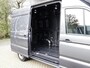Volkswagen Crafter Bedrijfswagens 35 2.0 TDI 140pk Highline L3H3 · Camera · Trekhaak · Apple/Android Car Play · Tussenschot · Alarm · Verwarmbare Voorruit · Garantie t/m 22-12-2028 of 120.000km