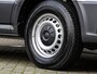 Volkswagen Crafter Bedrijfswagens 35 2.0 TDI 140pk Highline L3H3 · Camera · Trekhaak · Apple/Android Car Play · Tussenschot · Alarm · Verwarmbare Voorruit · Garantie t/m 22-12-2028 of 120.000km