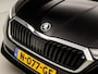 Skoda Octavia Combi 1.5 TSI Sportline 150Pk Automaat (VIRTUAL COCKPIT, APPLE CARPLAY, GROOT NAVI, GETINT GLAS, CAMERA, SPORTSTOELEN, STOELVERWARMING, ADAPTIVE CRUISE, ELEK ACHTERKLEP, TREKHAAK, KEYLESS, NIEUWSTAAT)