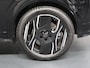 Peugeot E-3008 GT Avantage 210PK 73 kWh | Accurapport 97% | Trekhaak afneembaar | 1ste eigenaar | AUTOMAAT | AppleCarPlay/AndroidAuto | Adaptive Cruise Control | Stoel/Stuurverwarming | Camera | Alcantara/Leer | Sfeerverlichting | Virt.Cockpit | Keyless | Isofix | Privacy Glass | Parkeersensoren | Electrische achterklep |