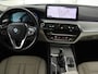 BMW 5-Serie 530e xDrive High Executive | Head-Up | Leder | Adaptive cruise | Stoelverwarming | 360 Camera | Harman/Kardon | Carplay | Live Cockpit | Laserlicht | Navigatie | Parkeerhulp | PHEV | Plug In