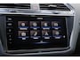 Volkswagen Tiguan 1.4 TSI eHybrid R-Line Plug in hybride*VW Fabrieksgarantie t/m04-2027*Perfect Onderh.*Elek. Trekhaak/IQ Drive/IQ Light/ACC/360 Camera/Dodehoek/Apple Carplay-Android/Digi. Cockpit/Stoelverw.V+A/Stuurverw./Half Leder/Parkeersens.V+A/19 inch LM*