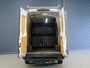 IVECO Daily 35S14V L2H2 Hi Matic Automaat | 3500KG Trekgewicht | Geveerde Stoel | Euro 6 | Imperiaal en trap | Camera |