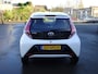 Toyota Aygo 1.0 VVT-i x-play Airco, achteruitrijcamera, elektrische ramen, centrale vergrendeling, telefoonbereiding, enz.