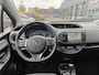 Toyota Yaris 1.5 HYBRID LEASE 5-DEURS NAVI BLUETOOTH CAMERA CRUISE LM-VELGEN HANDSFREE