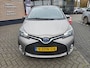 Toyota Yaris 1.5 HYBRID LEASE 5-DEURS NAVI BLUETOOTH CAMERA CRUISE LM-VELGEN HANDSFREE