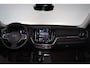 Volvo XC60 T6 Recharge AWD Core Bright - Panorama/schuifdak - IntelliSafe Assist & Surround - Adaptieve LED koplampen - Parkeercamera achter - Verwarmde voorstoelen, stuur & achterbank - Parkeersensoren voor & achter - Draadloze tel. lader - 18' LMV