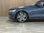 Volvo V60 B3 Essential Edition | Trekhaak | All Season Banden | Adaptieve Cruise Control | Stoelverwarming voor+achter | Stuurwielverwarming | Google Infotainment | Pilot Assist | BLIS Dode Hoek Detectie | Parkeercamera | Parkeersensoren voor+achter | Automatisch d