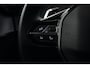 Peugeot 208 Hybrid 100 e-DCS6 Allure | Achterbank in delen neerklapbaar | Apple Carplay/Android Auto|telefoonintegratie premium | Armsteun voor