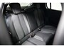 Peugeot 208 Hybrid 100 e-DCS6 Allure | Achterbank in delen neerklapbaar | Apple Carplay/Android Auto|telefoonintegratie premium | Armsteun voor