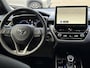 Toyota Corolla Cross Hybrid 140 Dynamic NIEUW UIT VOORRAAD LEVERBAAR! NL-AUTO APPLE/ANDROID AUTO STOEL/STUUR VERWARMING BSM PRK SNSR