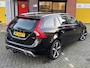 Volvo V60 2.0 T3 R-Design Xenon Cruise Climate Navi 18''