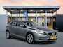 Volvo V40 T3 A/T Nordic+ | 16" | LED koplampen | Navigatie | Stoelverwarming | Parkeerverwarming | Voorruitverwarming | Parkeersensoren achter | Half leder | Climate Control