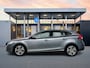Volvo V40 T3 A/T Nordic+ | 16" | LED koplampen | Navigatie | Stoelverwarming | Parkeerverwarming | Voorruitverwarming | Parkeersensoren achter | Half leder | Climate Control