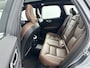 Volvo XC60 T8 Recharge Inscription | 20" | Luchtvering | Harman Kardon | Trekhaak | Panoramadak | Full LED | Stoel/stuurverwarming | Parkeerverwarming | Adaptieve Cruise | BLIS | Parkeercamera