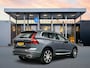 Volvo XC60 T8 Recharge Inscription | 20" | Luchtvering | Harman Kardon | Trekhaak | Panoramadak | Full LED | Stoel/stuurverwarming | Parkeerverwarming | Adaptieve Cruise | BLIS | Parkeercamera