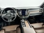 Volvo XC60 T8 Recharge Inscription | 20" | Luchtvering | Harman Kardon | Trekhaak | Panoramadak | Full LED | Stoel/stuurverwarming | Parkeerverwarming | Adaptieve Cruise | BLIS | Parkeercamera