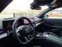 BMW 5-Serie Touring 520i M Sportpakket Elek.Trekhaak Pano.Dak Driv.Ass. Plus Stoelventilatie Live Cockpit Pro. Head-up Harman-Kardon 19" LM Velgen