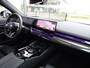 BMW 5-Serie Touring 520i M Sportpakket Elek.Trekhaak Pano.Dak Driv.Ass. Plus Stoelventilatie Live Cockpit Pro. Head-up Harman-Kardon 19" LM Velgen